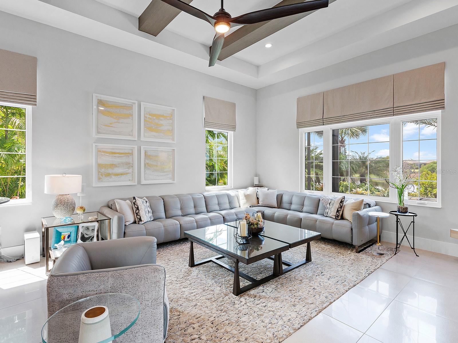 LAKE CLUB - Residential