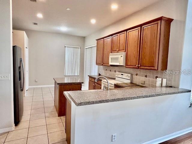 2200 THE OAKS BOULEVARD