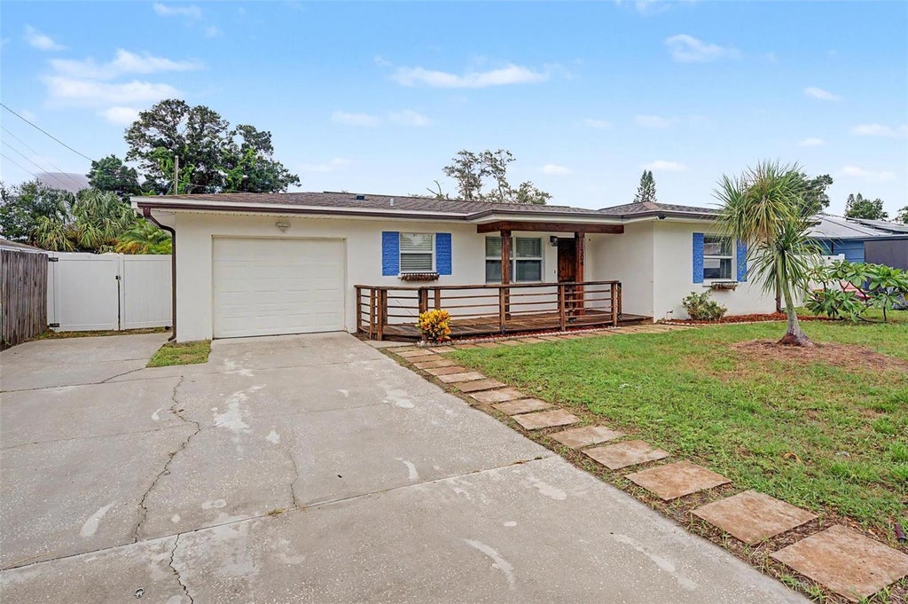 Photo of 1304 Parkwood Street, Clearwater, FL 33755 (MLS # TB8546448)