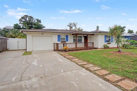 Photo of 1304 Parkwood Street, Clearwater, FL 33755 (MLS # TB8546448)