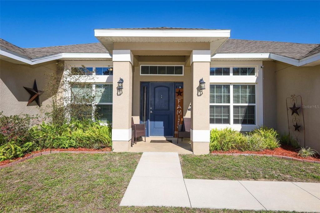 Photo of 31631 Broadwater Avenue, Leesburg, FL 34748 (MLS # O6378728)