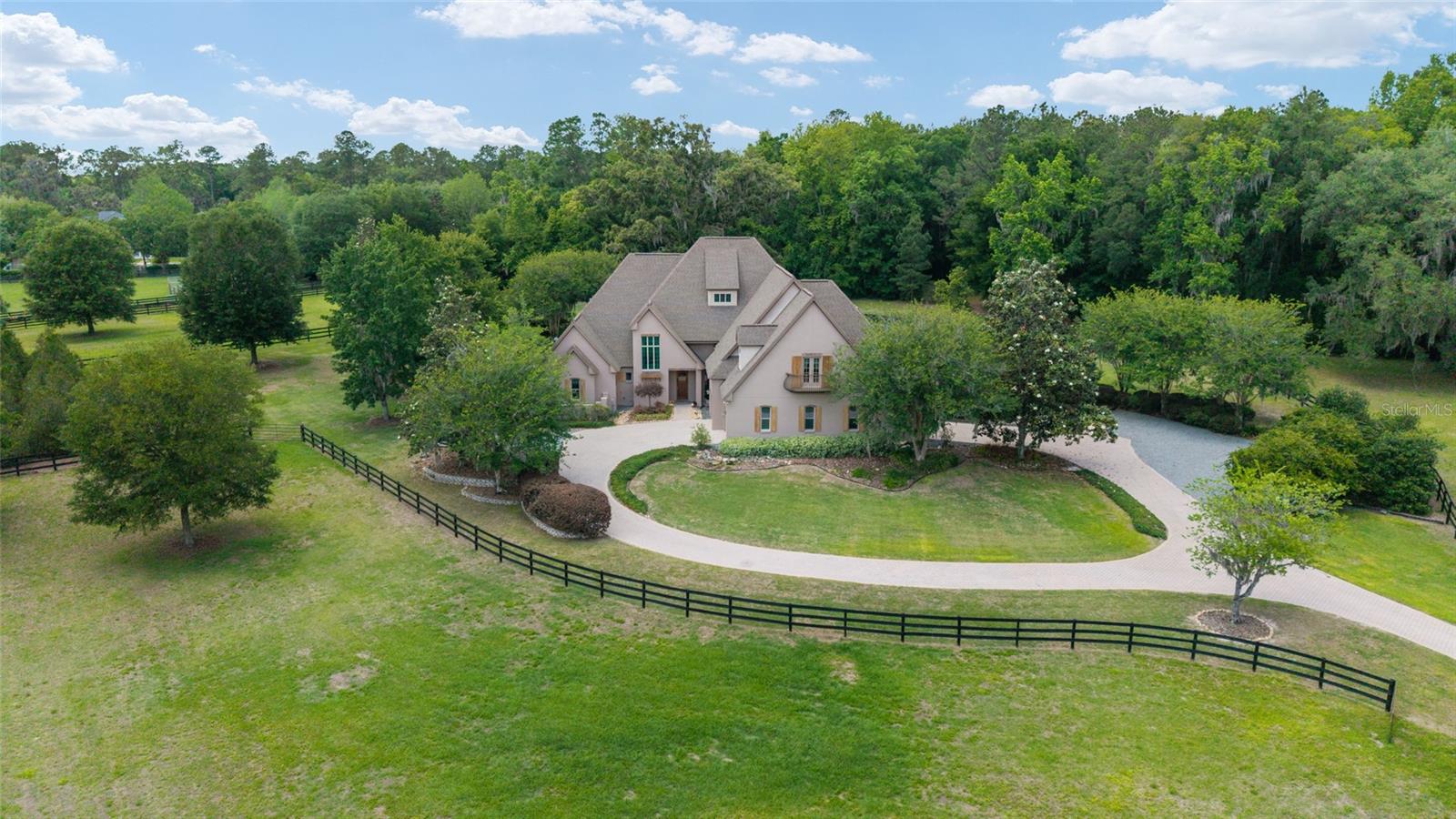 COUNTRY CLUB FARMS A HAMLET - Residential