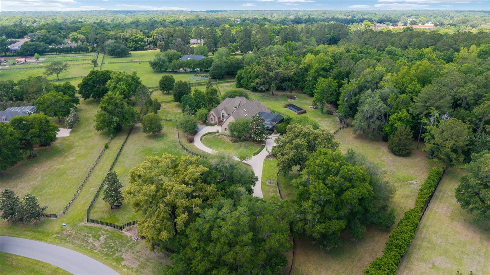 COUNTRY CLUB FARMS A HAMLET - Residential