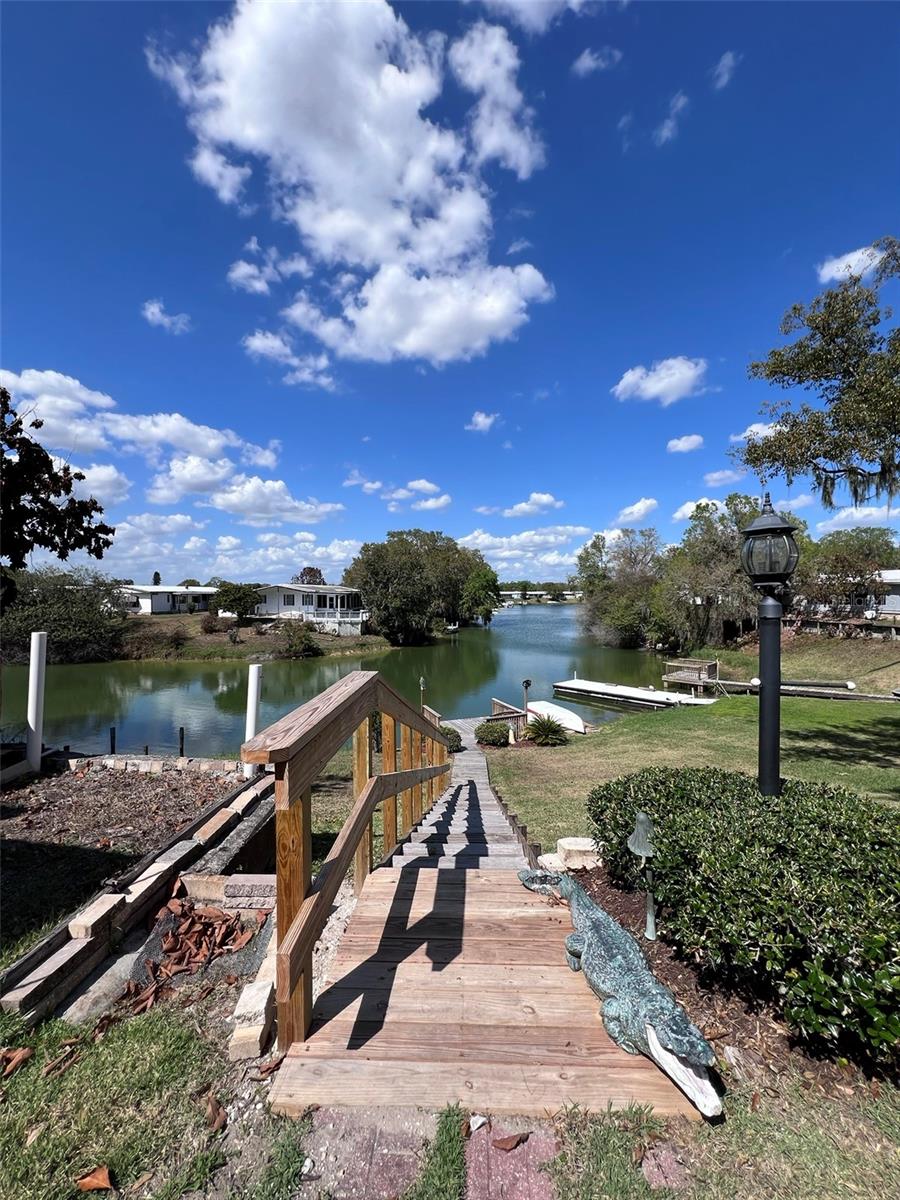 FLORAL LAKES - Residential