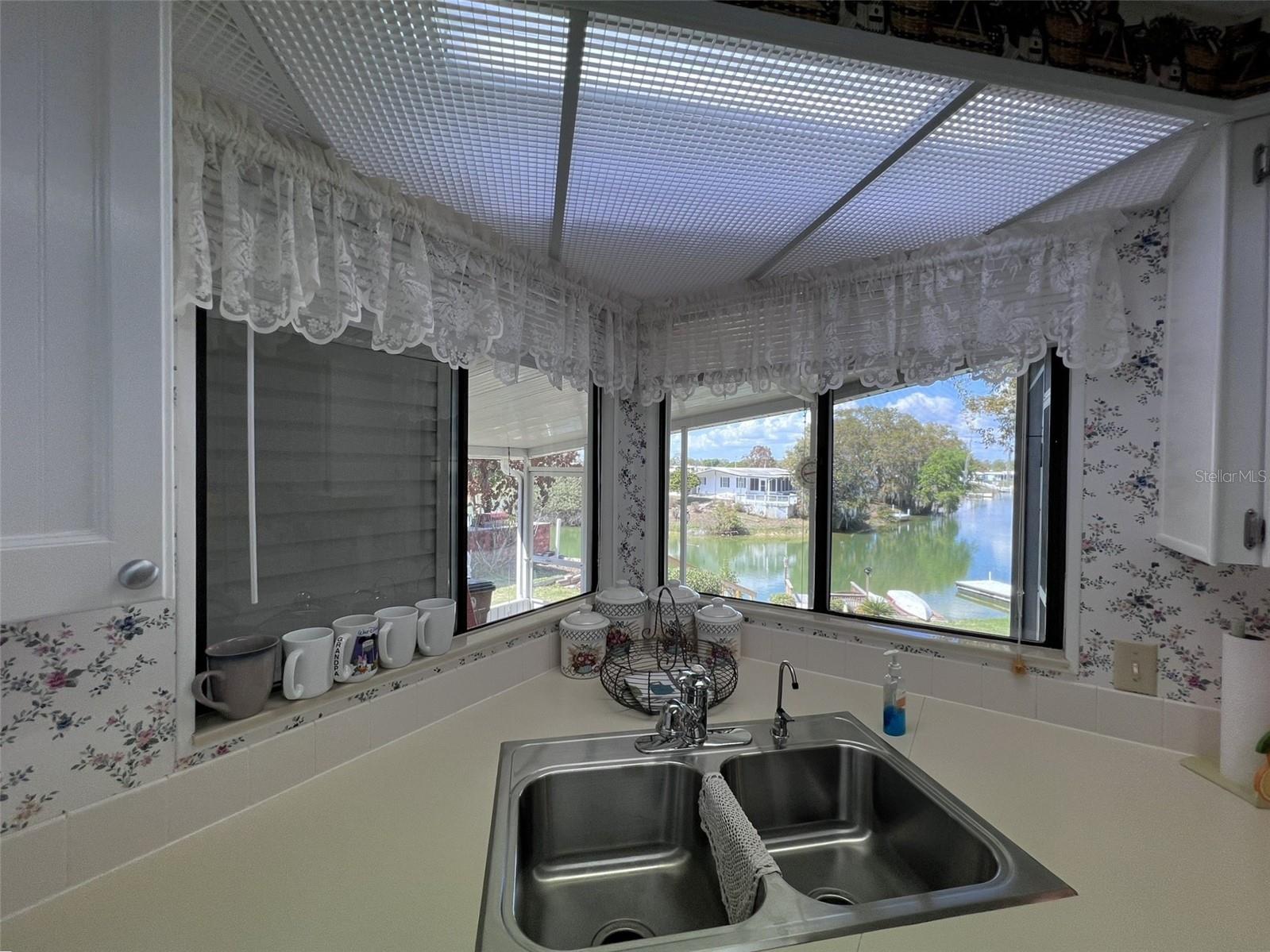 FLORAL LAKES - Residential