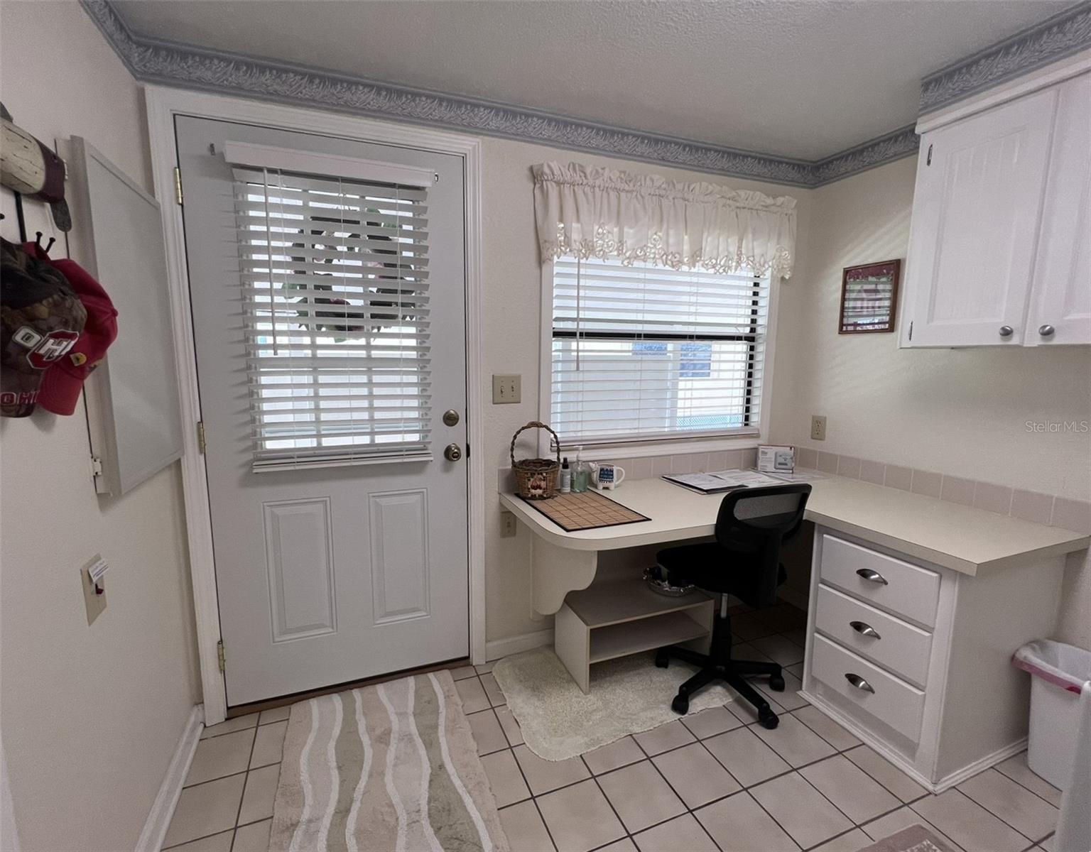 FLORAL LAKES - Residential