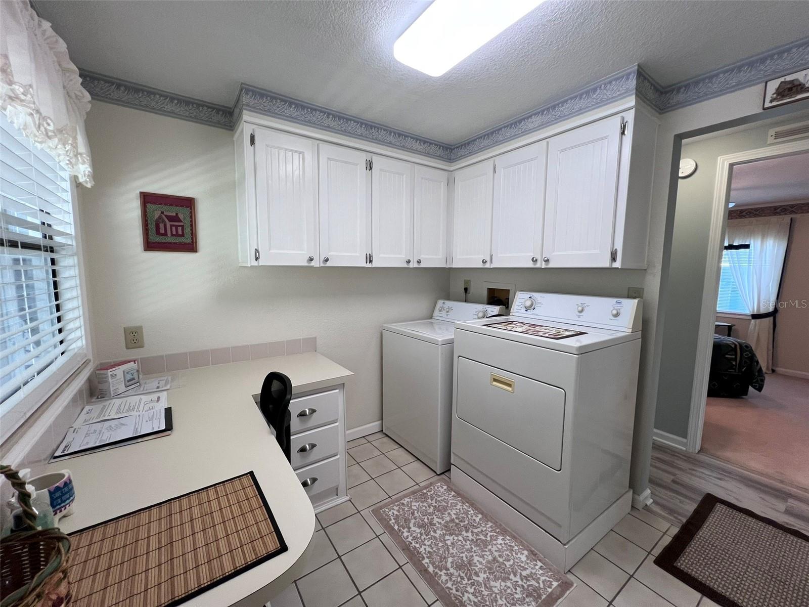 FLORAL LAKES - Residential