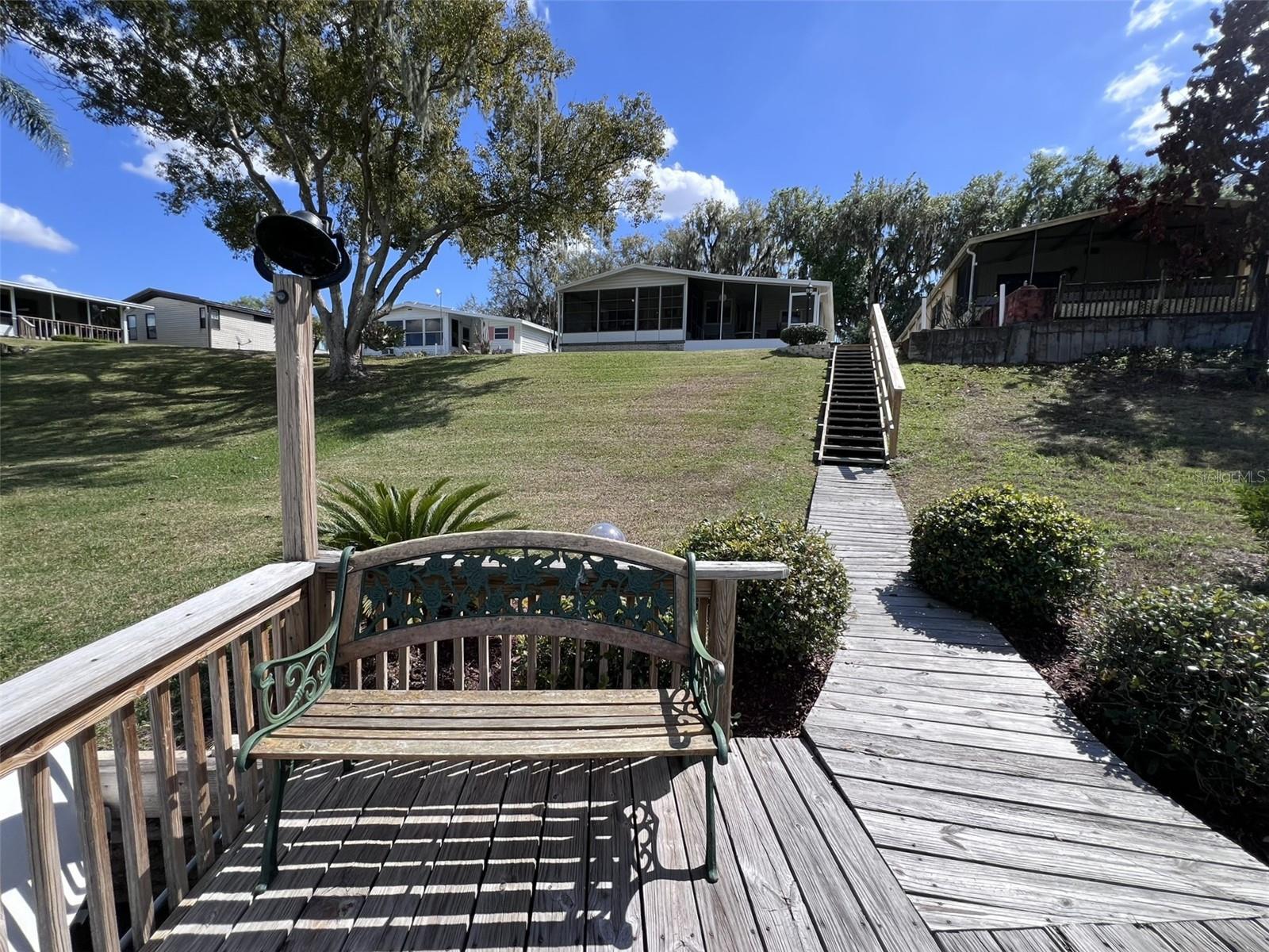 FLORAL LAKES - Residential