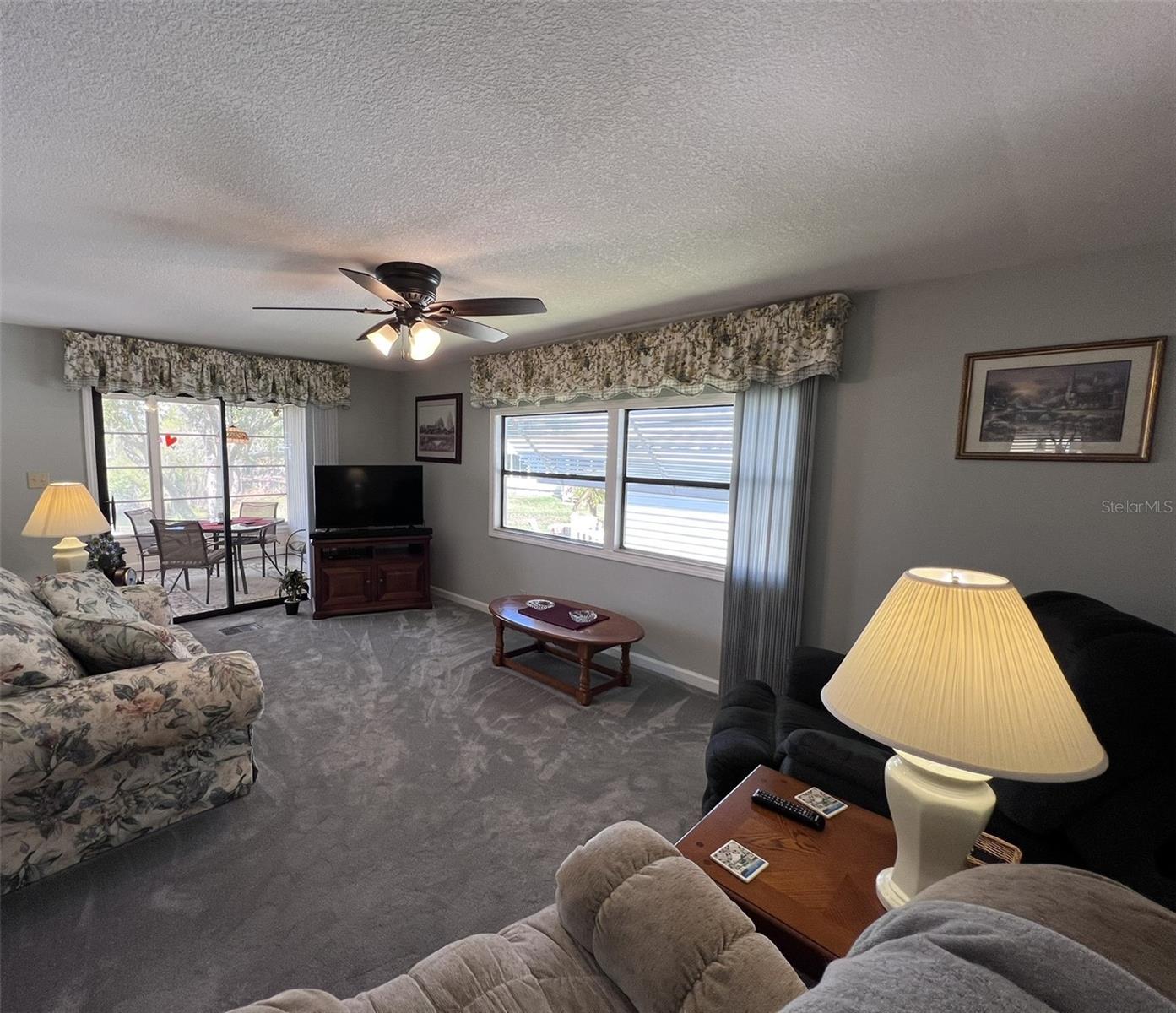 FLORAL LAKES - Residential