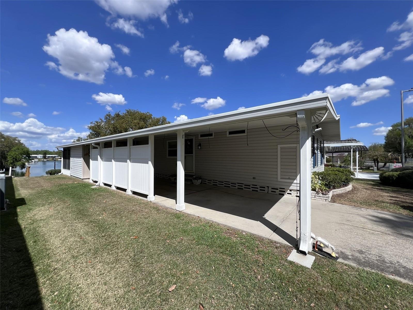 FLORAL LAKES - Residential