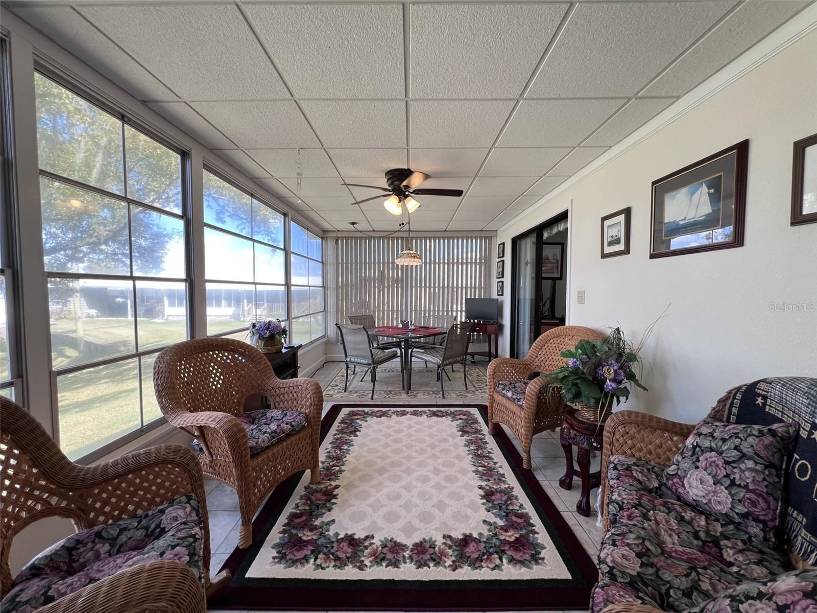 FLORAL LAKES - Residential