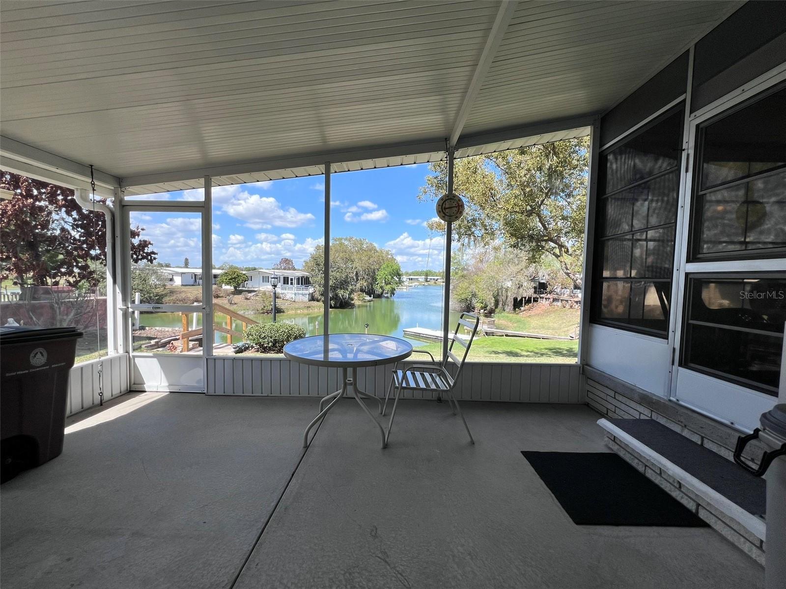 FLORAL LAKES - Residential