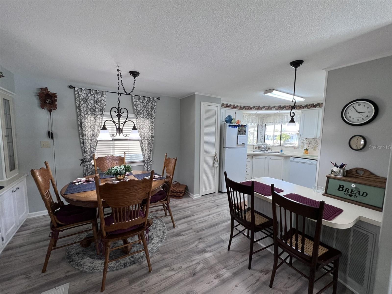 FLORAL LAKES - Residential