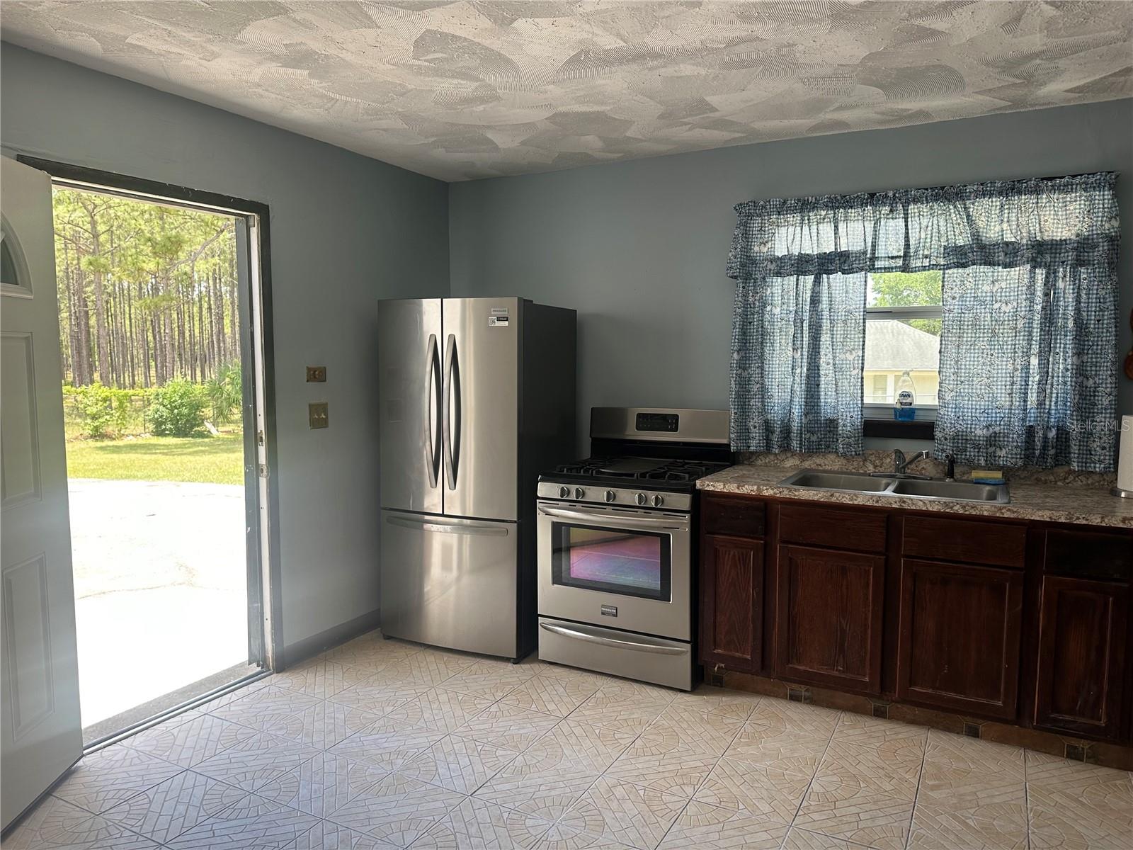 HOLIDAY ACRES - Residential