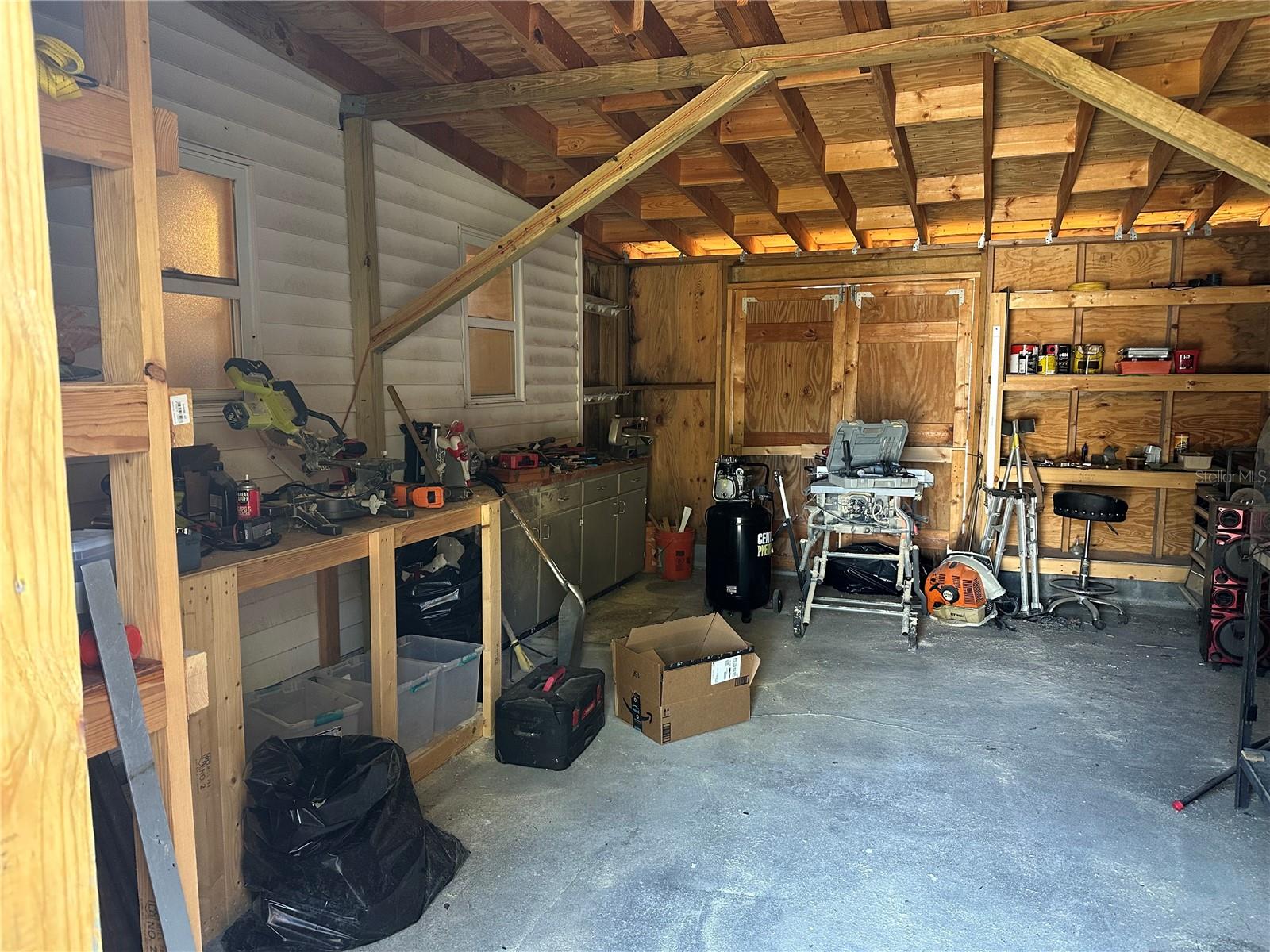 HOLIDAY ACRES - Residential