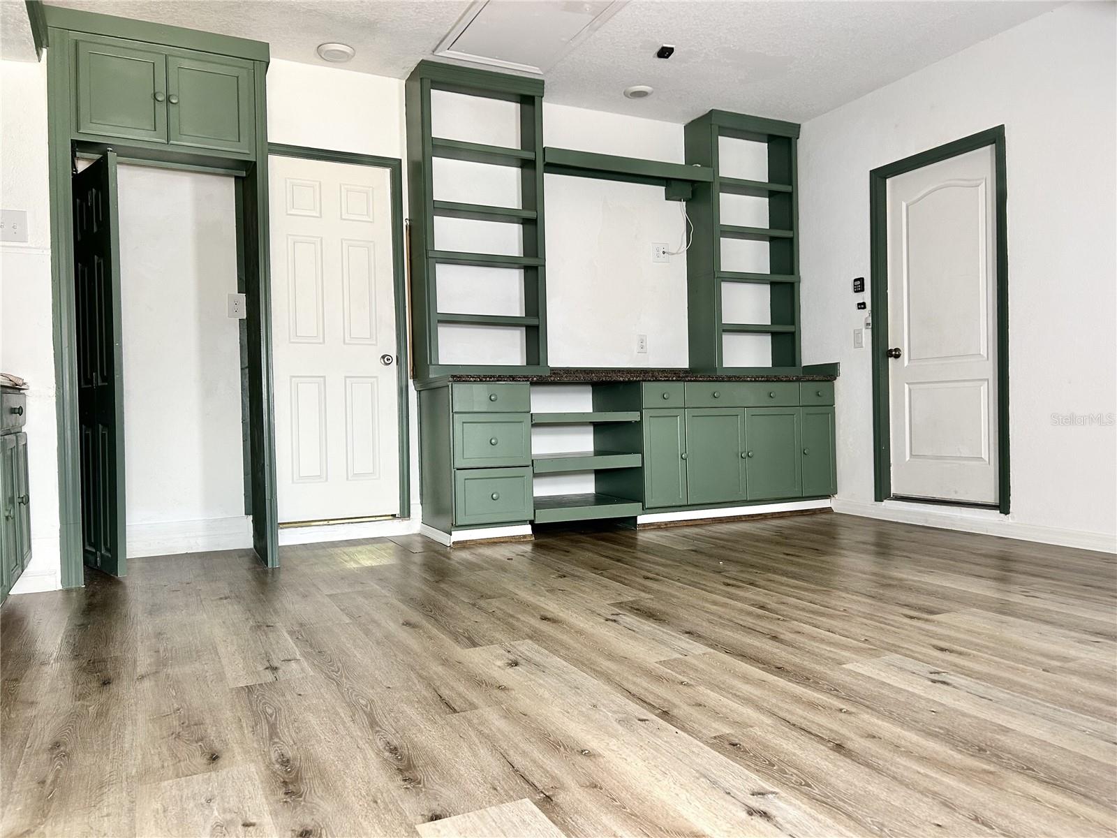 WEEKI WACHEE WOODLANDS - Residential