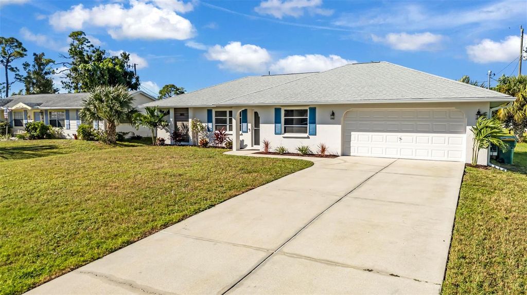 Photo of 2810 9th Street, Englewood, FL 34224 (MLS # N6141025)