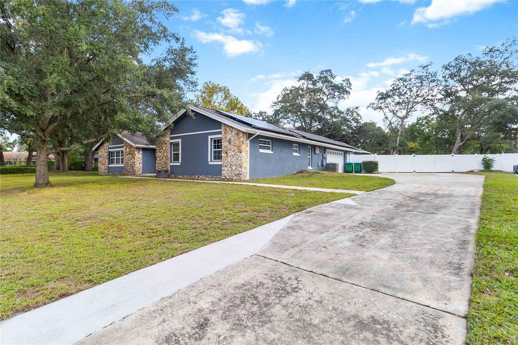 Photo of 805 Leopard Trail, Winter Springs, FL 32708 (MLS # O6354441)