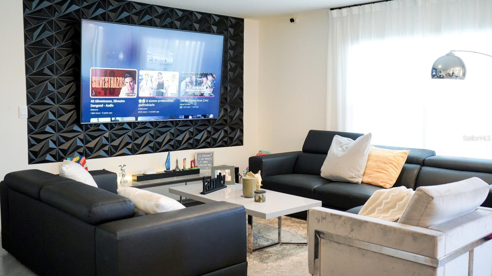 RYE CROSSING - Residential