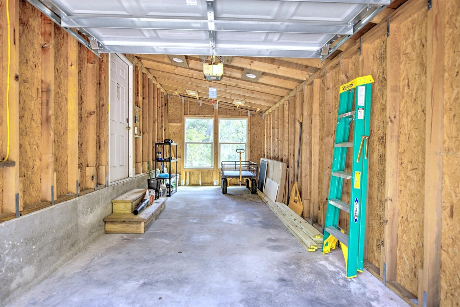 CHILDS BAY - Residential