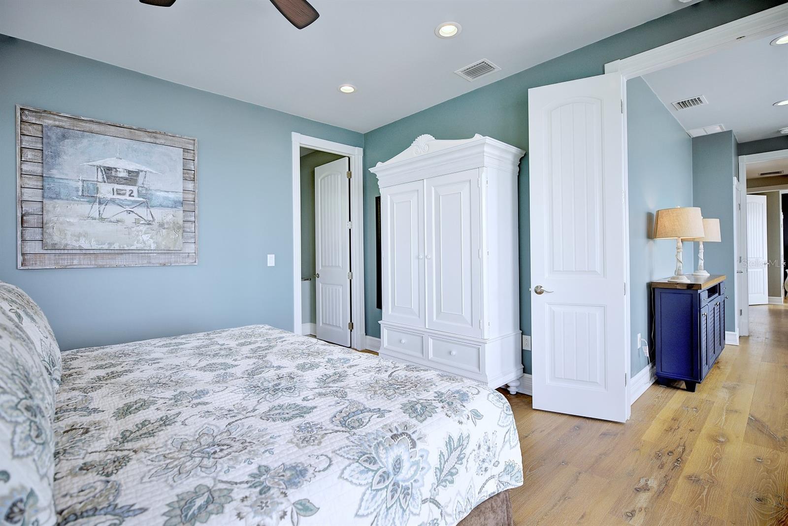 CHILDS BAY - Residential