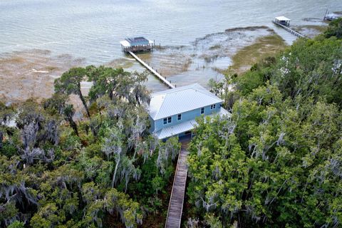 Photo of 424 Lake Mirror Drive, Lake Placid, FL 33852 (MLS # C7525295)