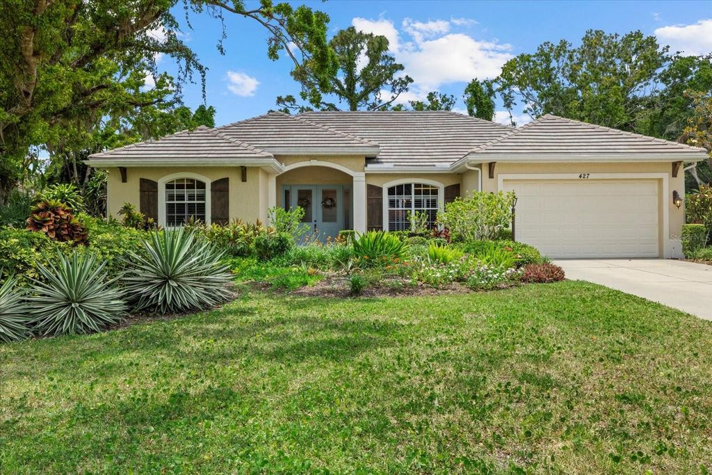 Photo of 427 Autumn Chase Drive, Venice, FL 34292 (MLS # N6138830)