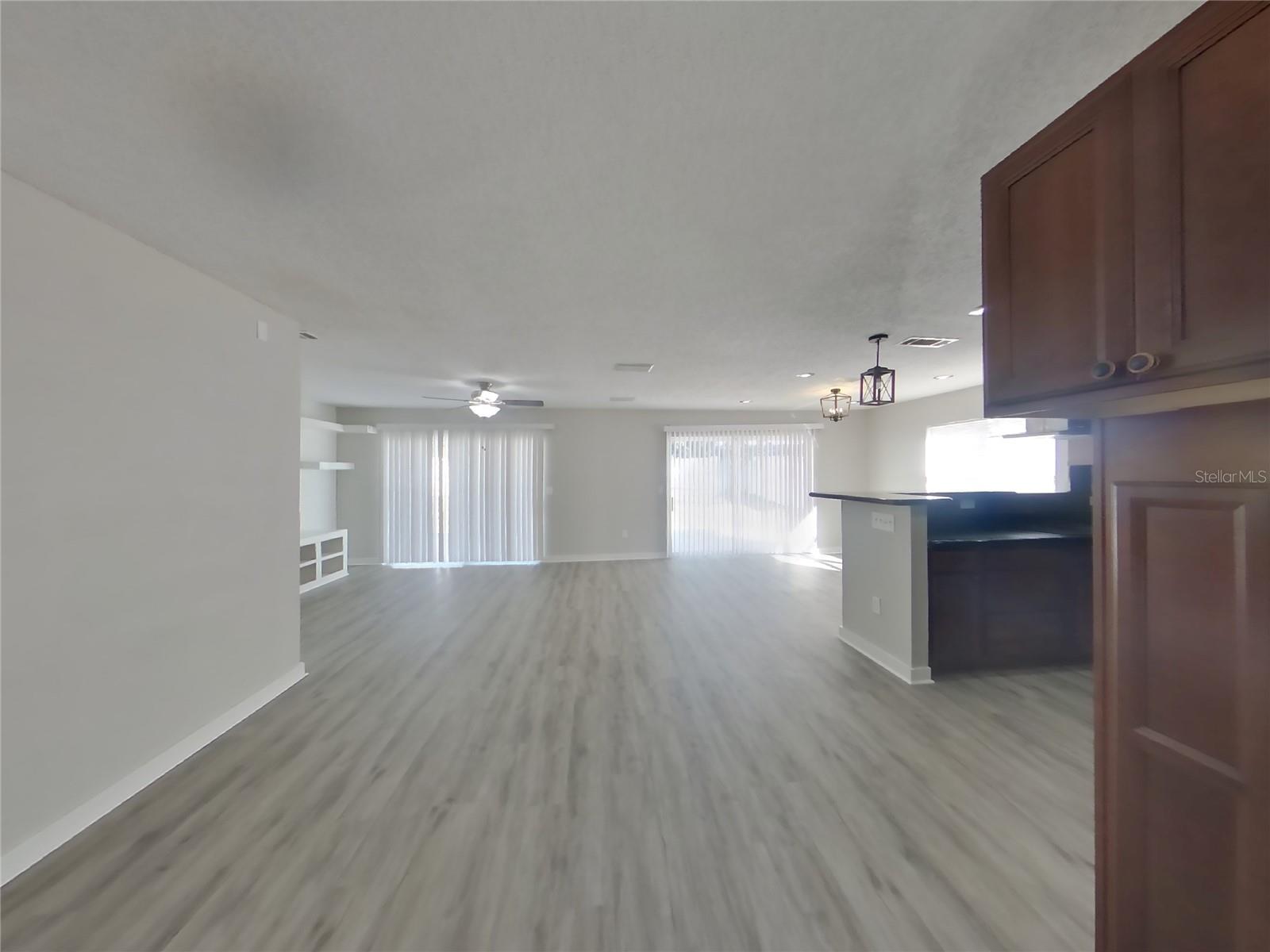 CARROLLWOOD MEADOWS UNIT II SE - Residential Lease