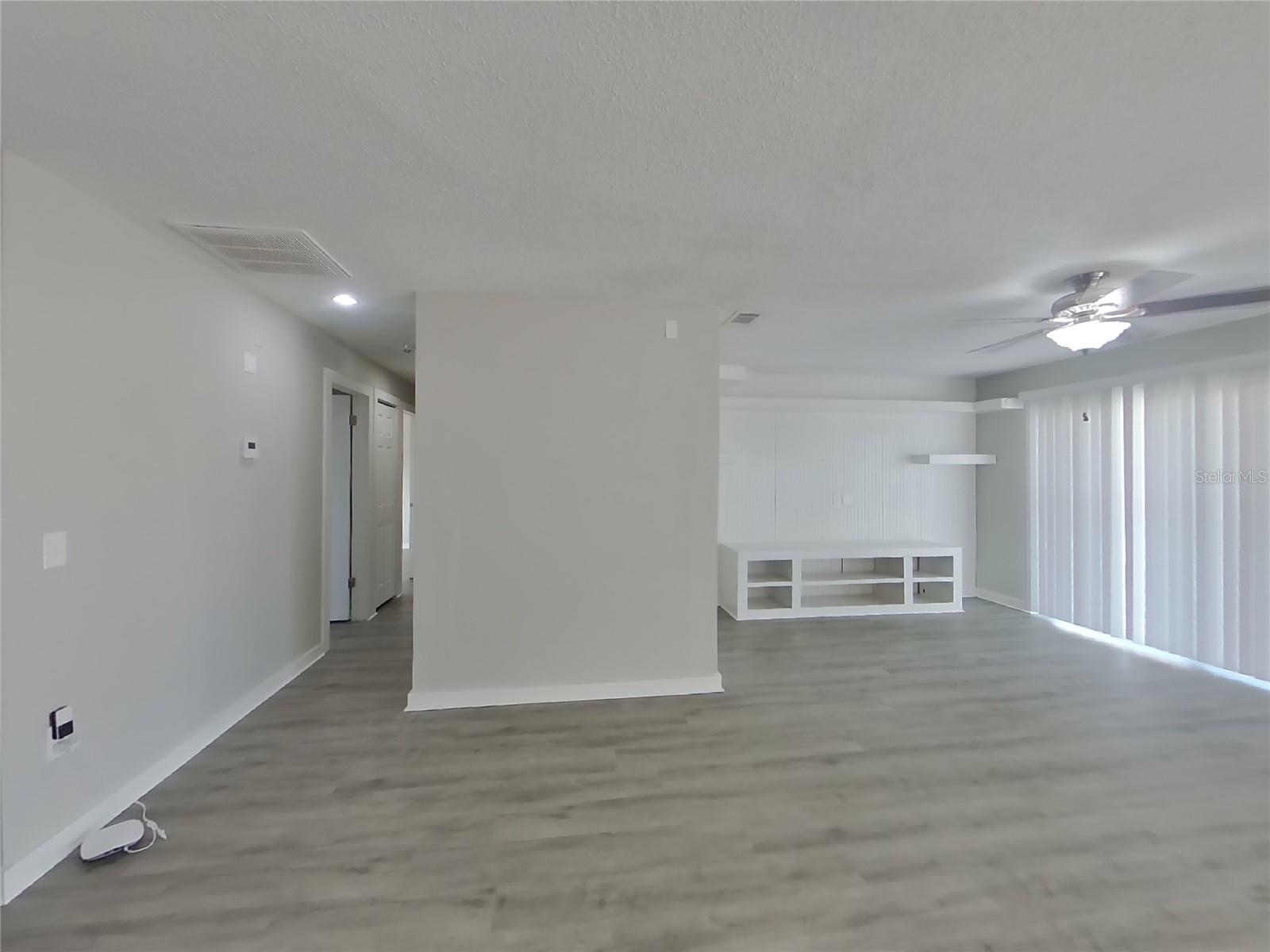 CARROLLWOOD MEADOWS UNIT II SE - Residential Lease