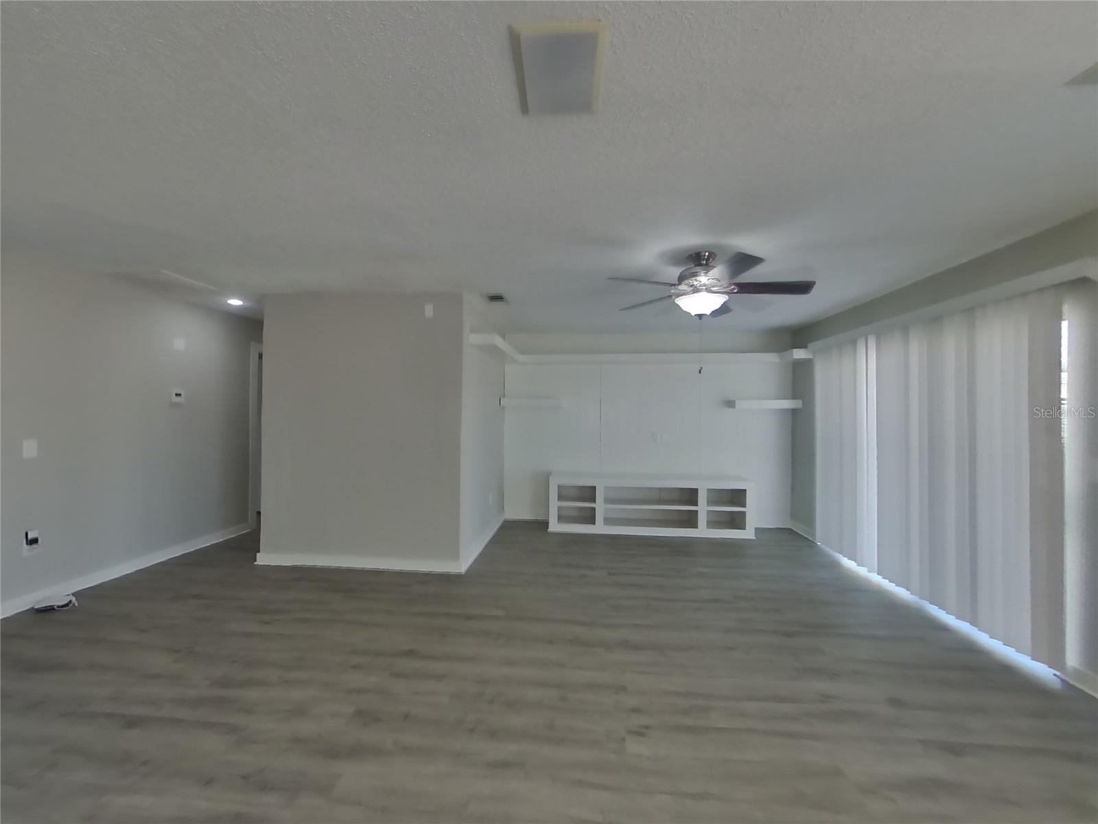 CARROLLWOOD MEADOWS UNIT II SE - Residential Lease