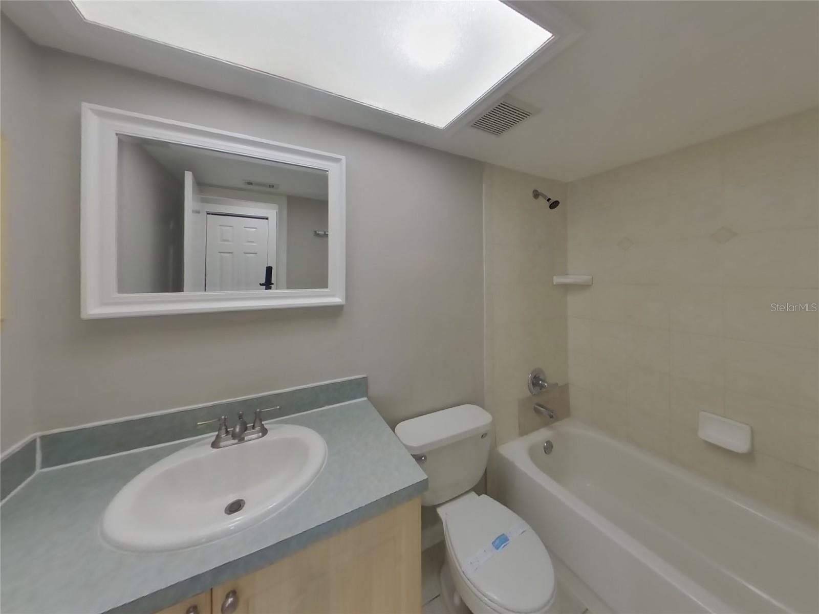 CARROLLWOOD MEADOWS UNIT II SE - Residential Lease