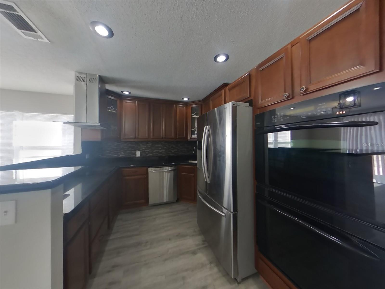 CARROLLWOOD MEADOWS UNIT II SE - Residential Lease