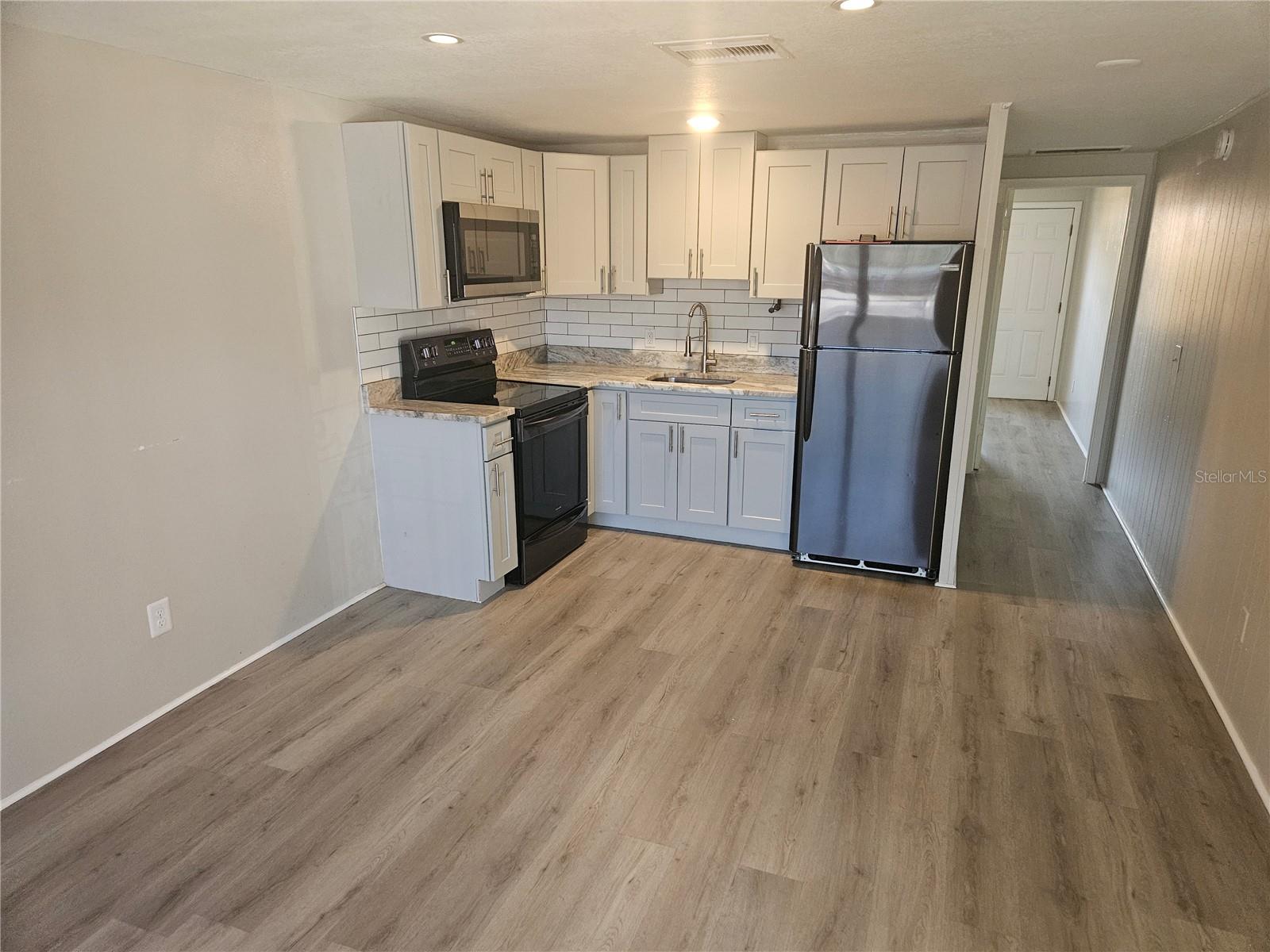 COLONIAL VILLAGE 3RD ADD - Residential Lease