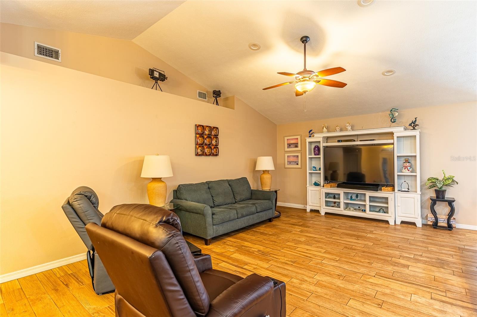 SPRING LAKE - Residential