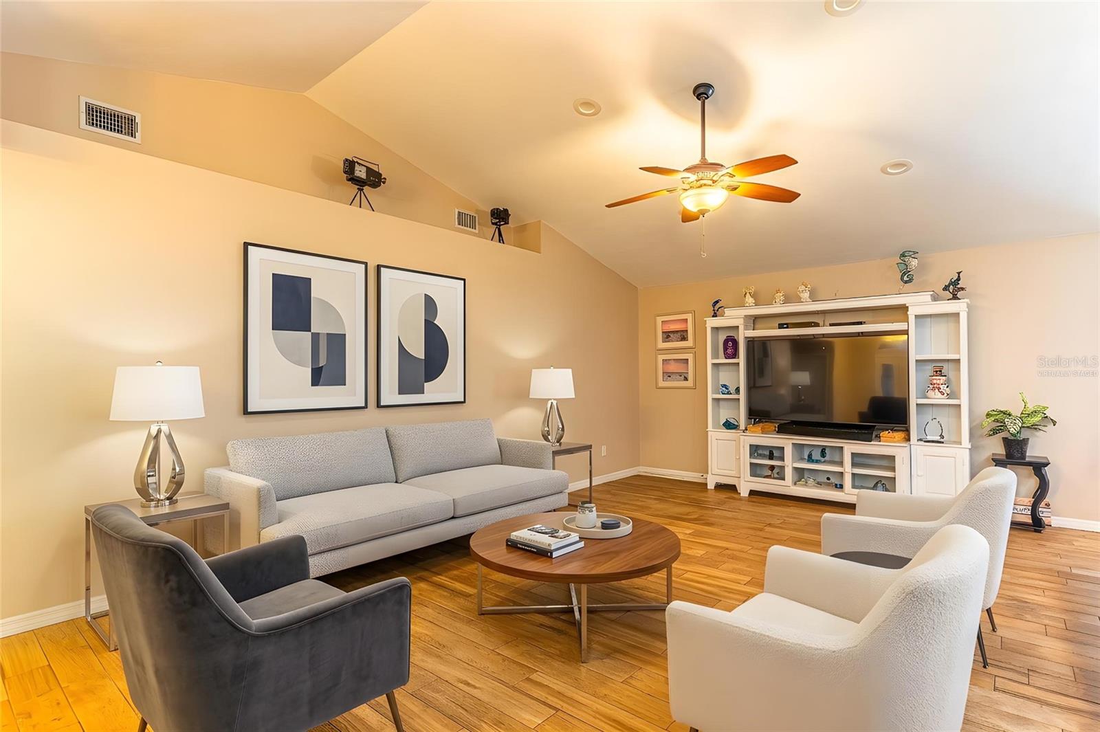 SPRING LAKE - Residential