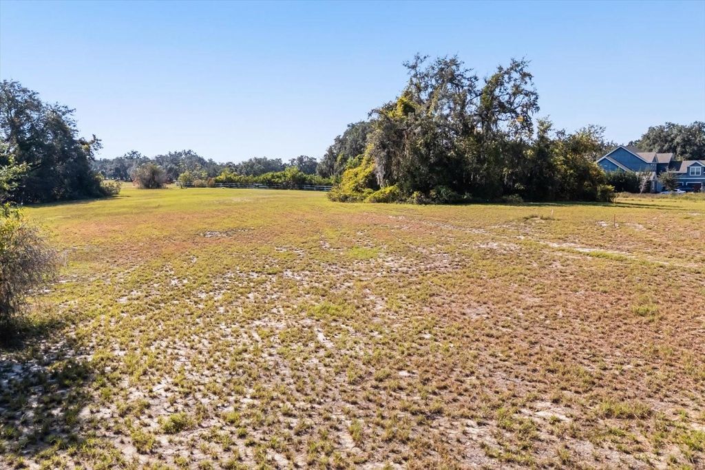 Photo of 30 Trotting Horse Ln, Tavares, FL 32778 (MLS # G5104616)