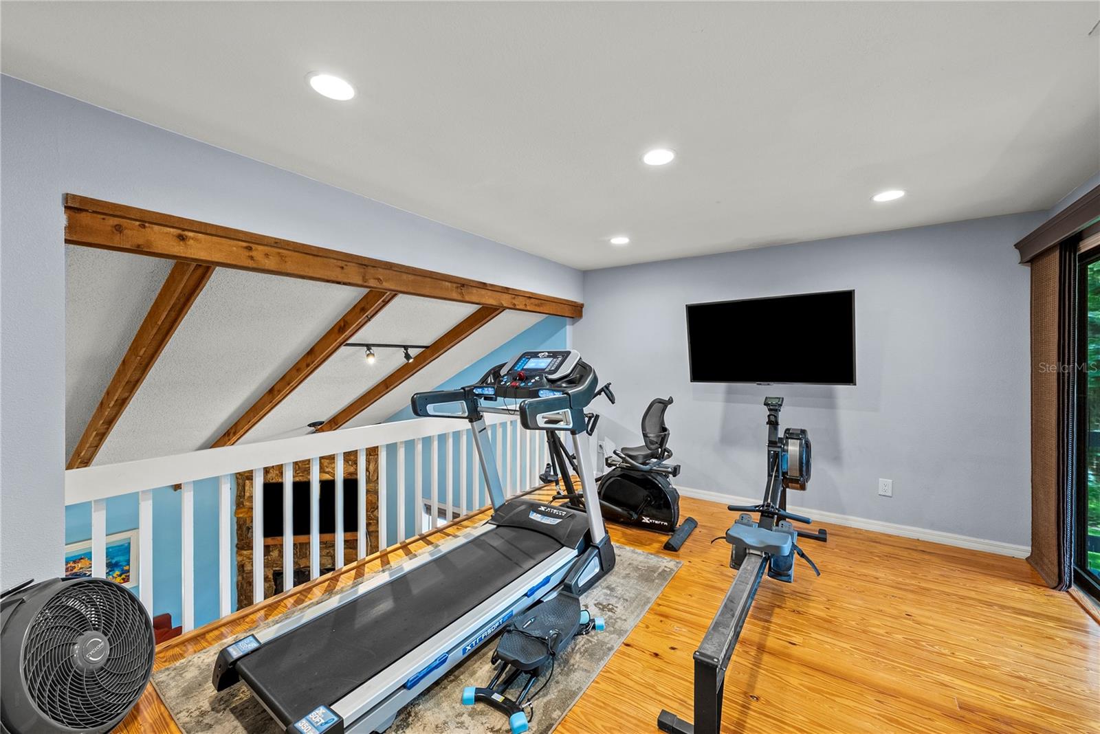 LIVINGSTON OAKS - Residential