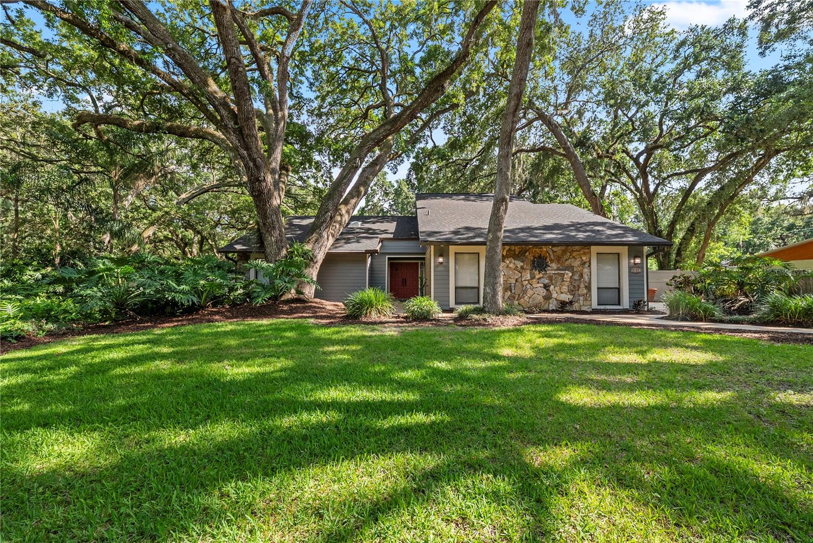 LIVINGSTON OAKS - Residential