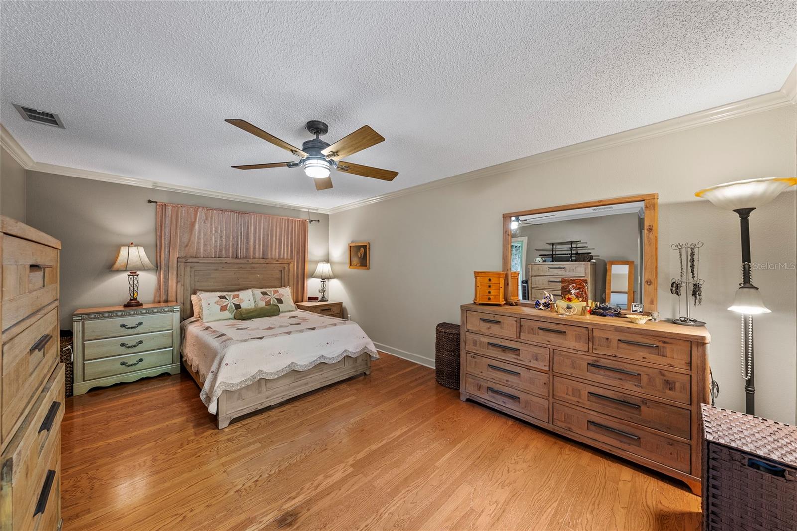 LIVINGSTON OAKS - Residential