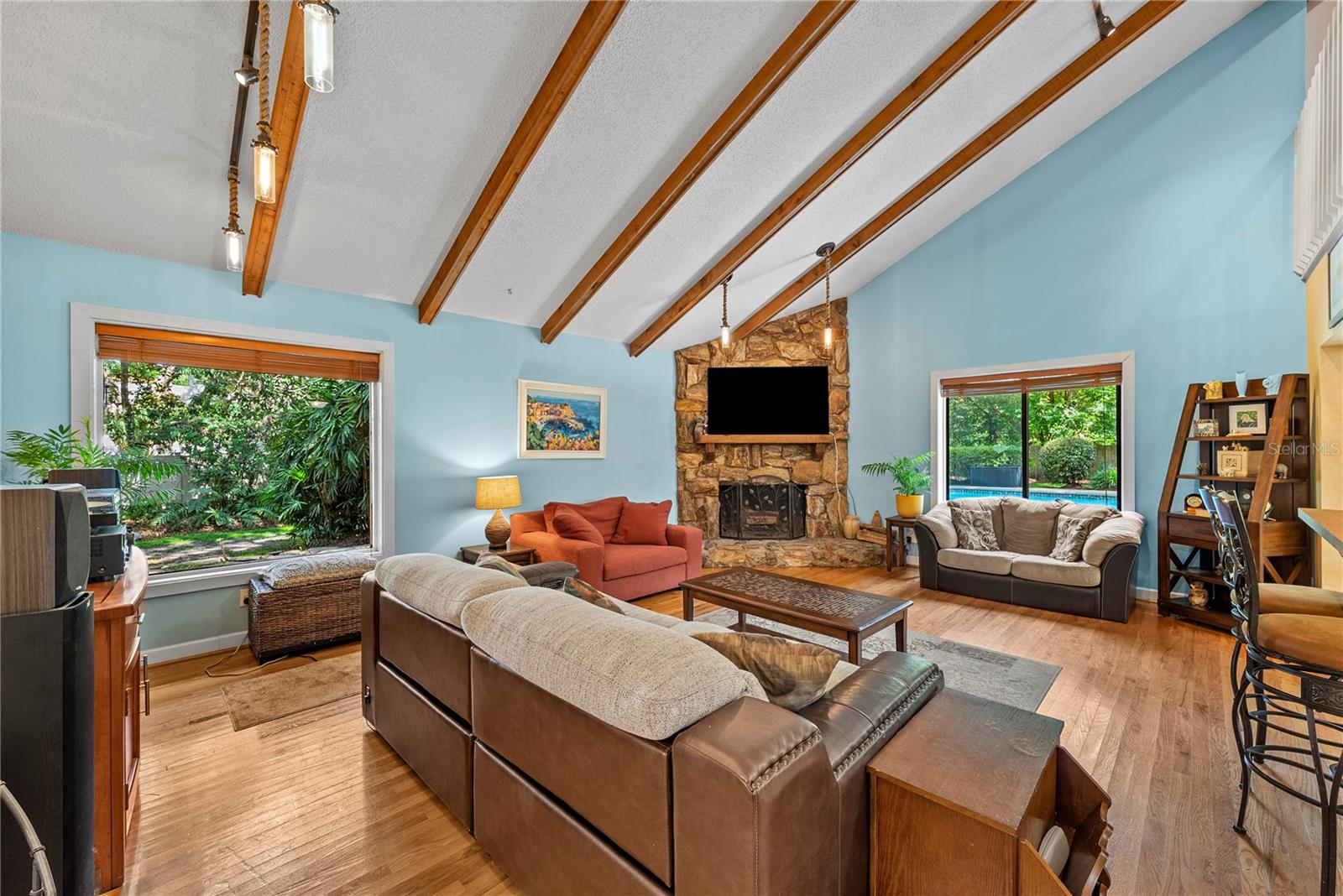 LIVINGSTON OAKS - Residential