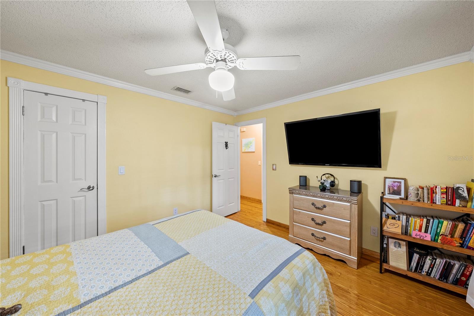 LIVINGSTON OAKS - Residential