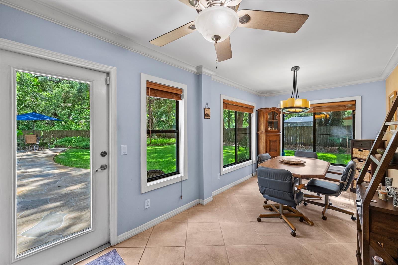 LIVINGSTON OAKS - Residential