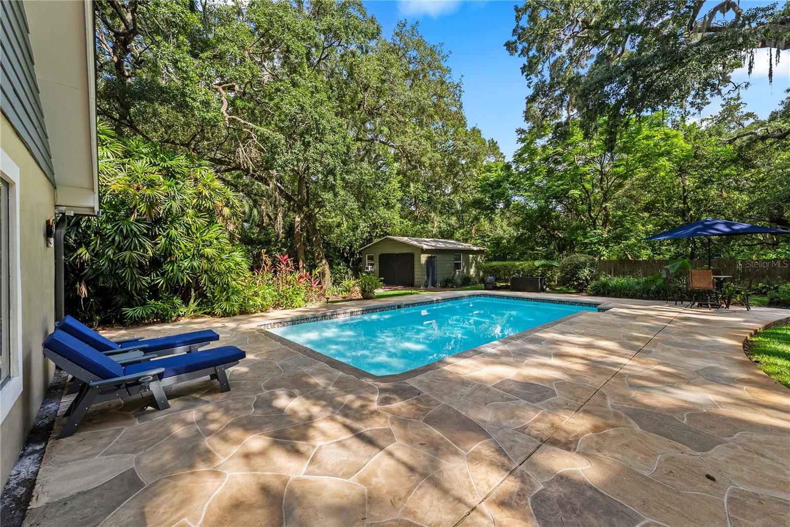 LIVINGSTON OAKS - Residential