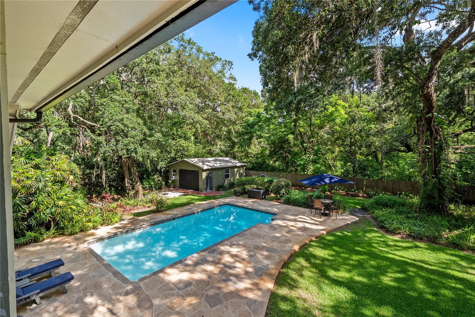 LIVINGSTON OAKS - Residential