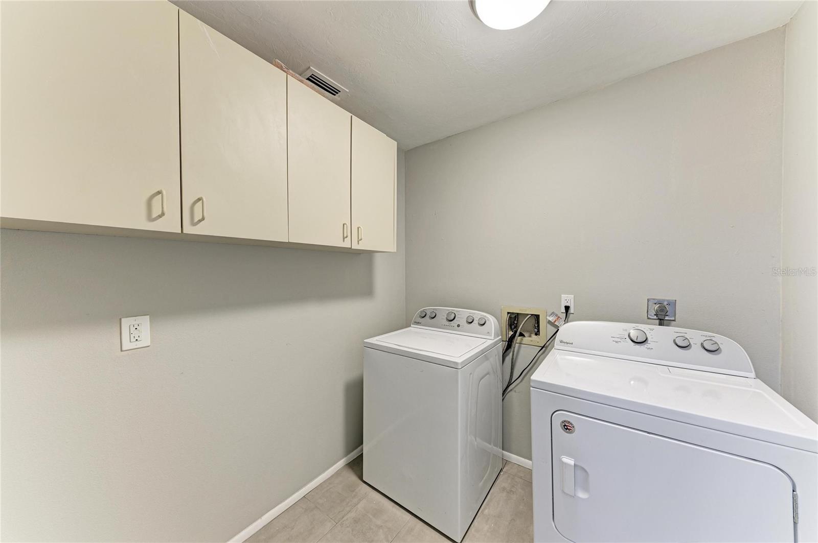 MANATEE OAKS - Residential