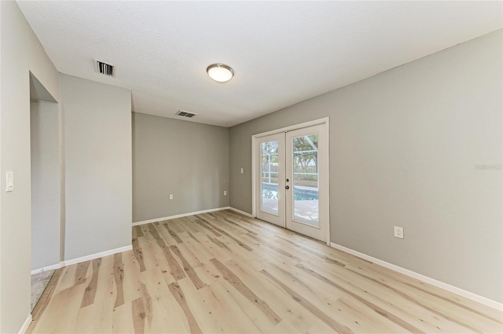 MANATEE OAKS - Residential