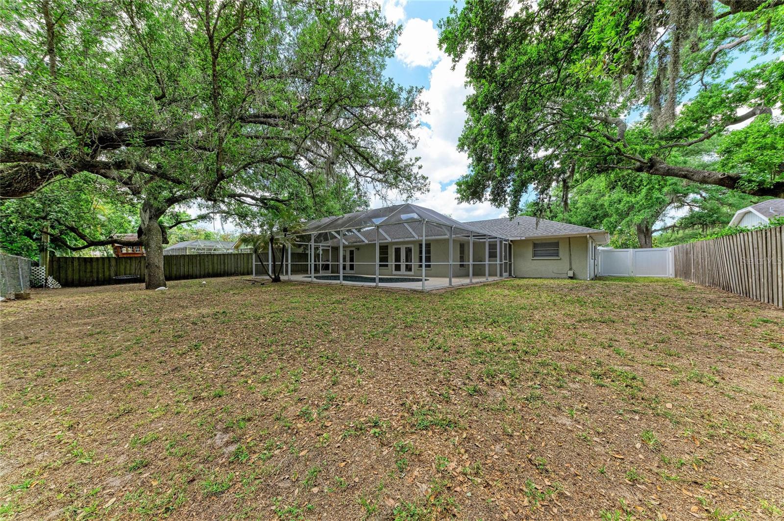 MANATEE OAKS - Residential