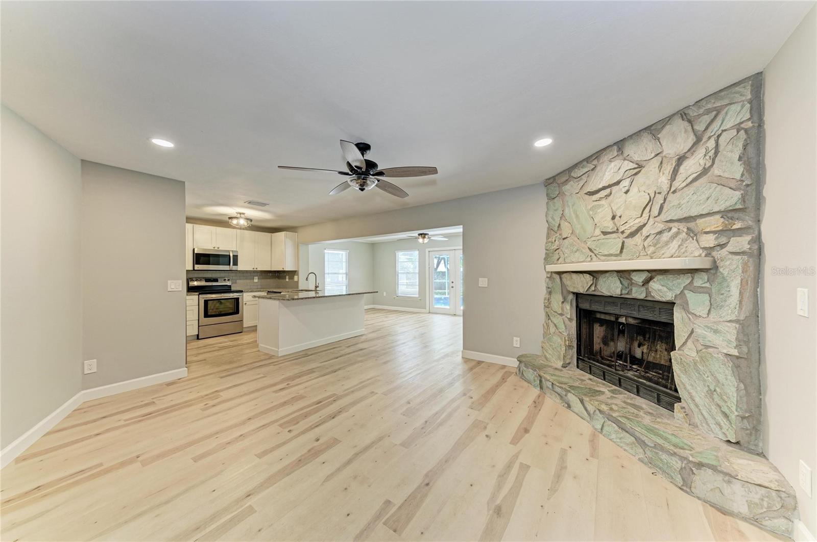 MANATEE OAKS - Residential