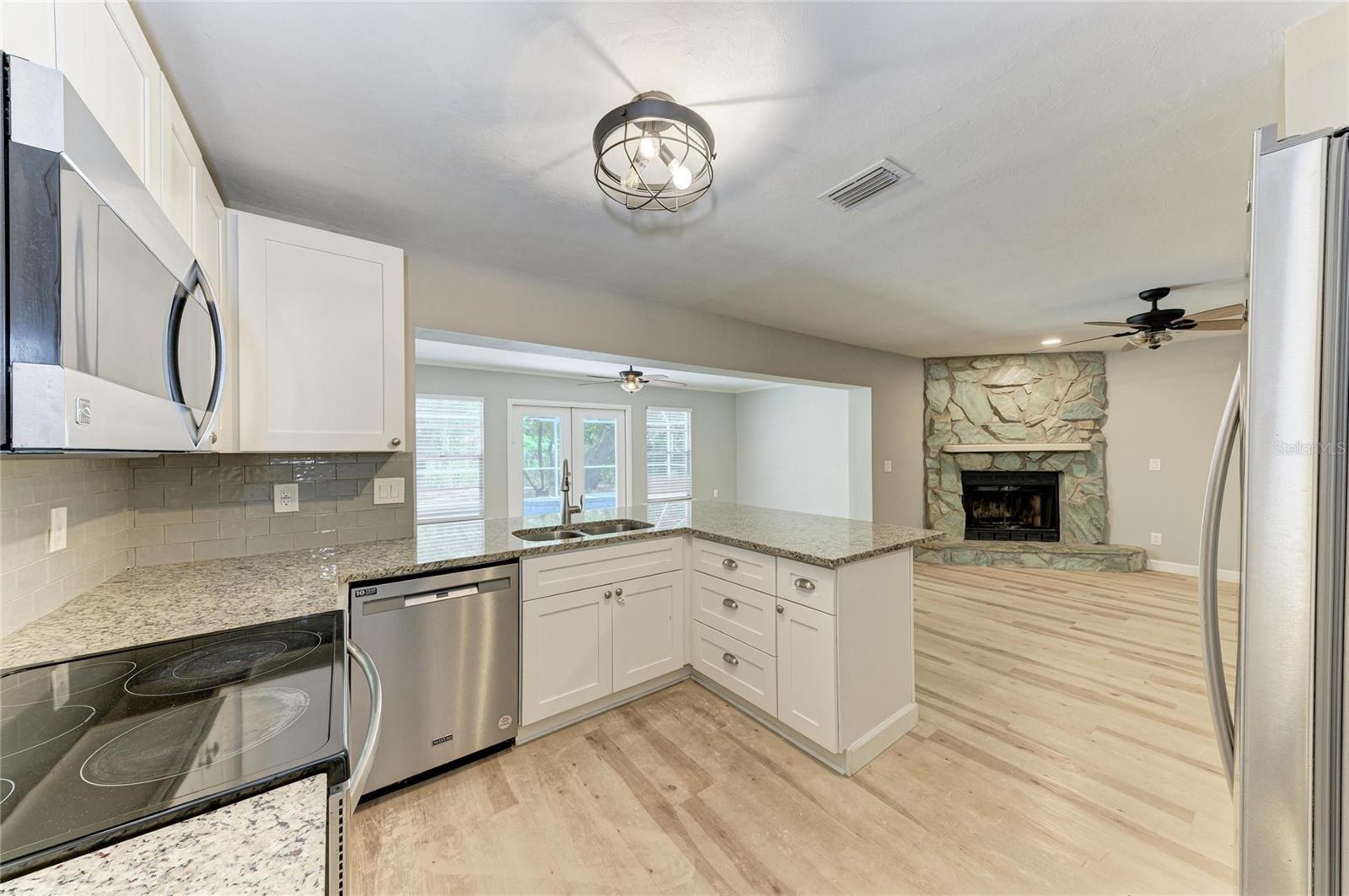 MANATEE OAKS - Residential