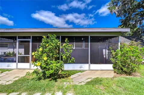 A home in VALRICO